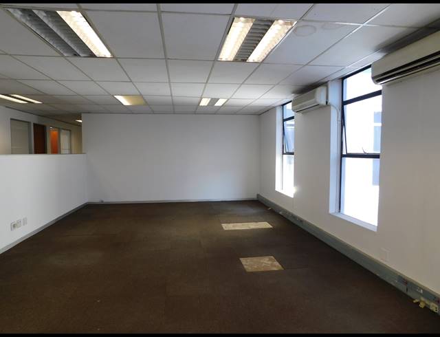 873M² OFFICE TO LET IN CRAIGHALL